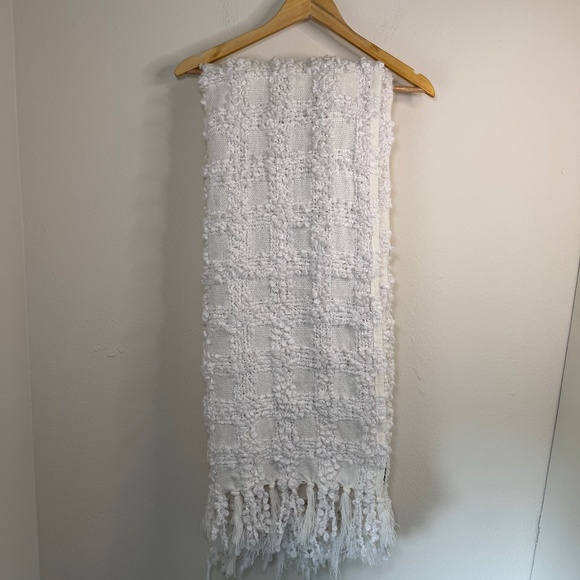 Max Studio Home Blanket White Textured Fringe Boho Comfy - Picture 1 of 5